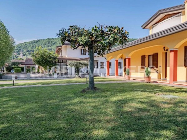 casa indipendente in vendita a Pieve di Soligo