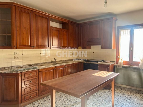 casa indipendente in vendita a Pieve di Soligo in zona Barbisano