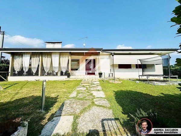 casa indipendente in vendita a Pieve di Soligo in zona Barbisano