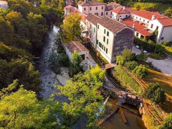 casa indipendente in vendita a Pieve di Soligo in zona Barbisano