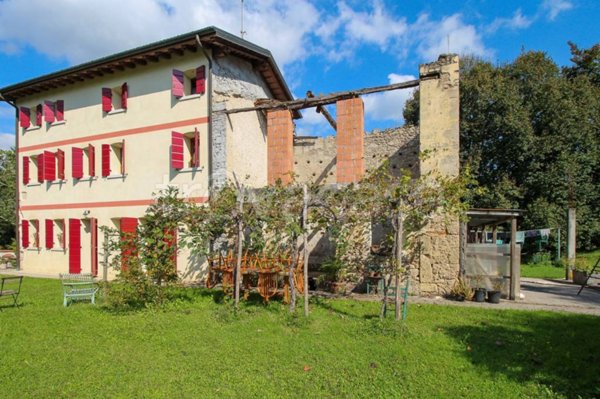 casa indipendente in vendita a Pieve di Soligo