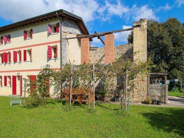 casa indipendente in vendita a Pieve di Soligo