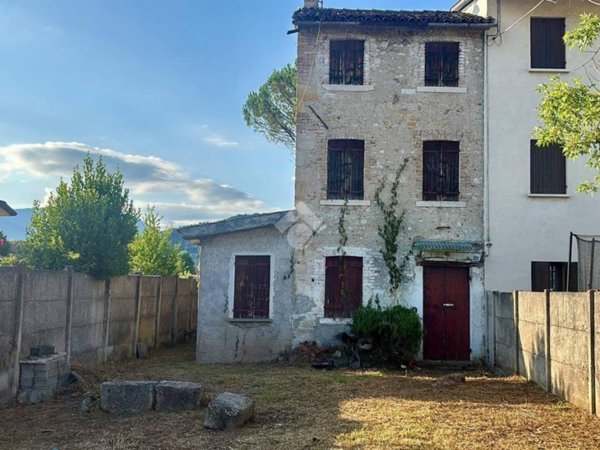 casa indipendente in vendita a Pieve di Soligo