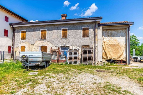 casa indipendente in vendita a Pieve di Soligo in zona Barbisano