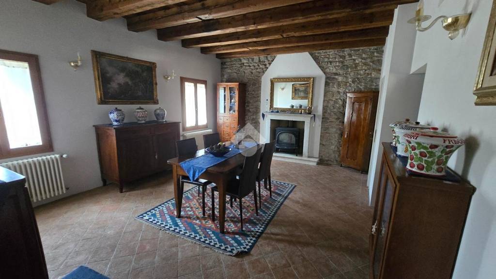casa indipendente in vendita a Pieve di Soligo