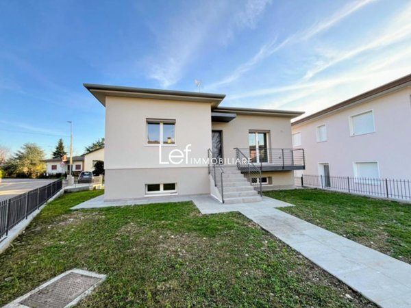 casa indipendente in vendita a Pieve di Soligo