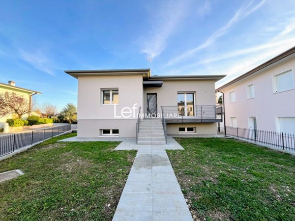 casa indipendente in vendita a Pieve di Soligo