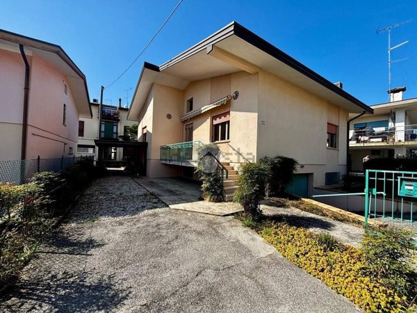 casa indipendente in vendita a Pieve di Soligo