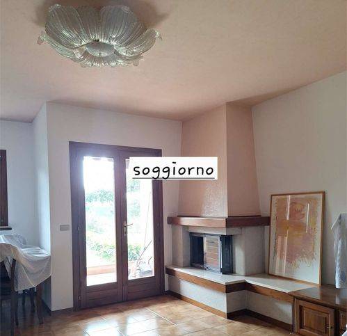 casa indipendente in vendita a Pieve di Soligo in zona Solighetto