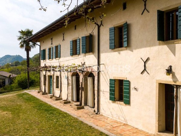 casa indipendente in vendita a Pieve di Soligo