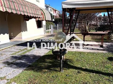 casa indipendente in vendita a Pieve di Soligo in zona Solighetto
