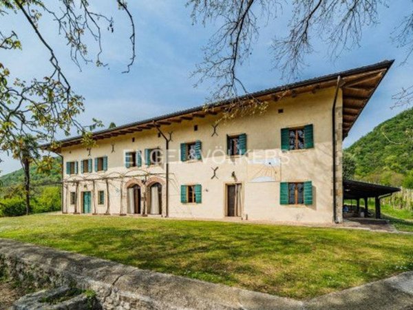 casale in vendita a Pieve di Soligo in zona Solighetto