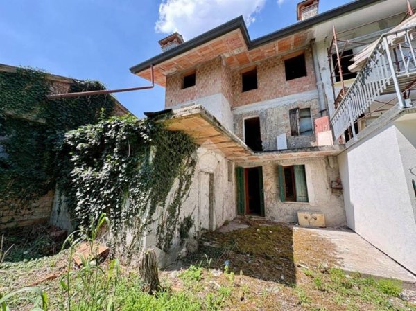 casa indipendente in vendita a Pieve di Soligo in zona Barbisano