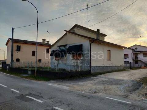 casa indipendente in vendita a Pieve di Soligo in zona Barbisano