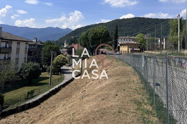 terreno edificabile in vendita a Pieve di Soligo in zona Solighetto