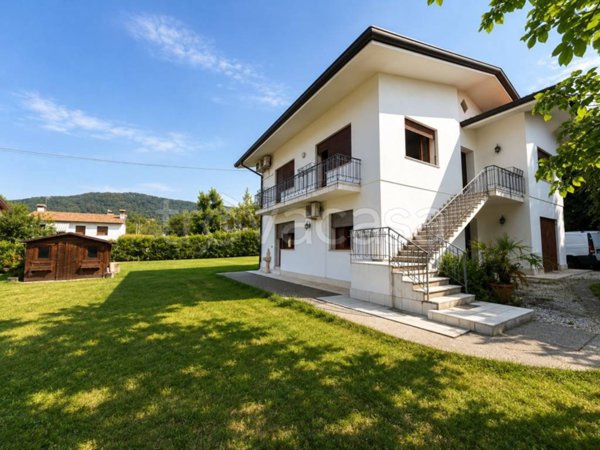 casa indipendente in vendita a Pieve di Soligo in zona Solighetto