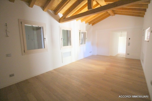 casa indipendente in vendita a Pieve di Soligo in zona Solighetto