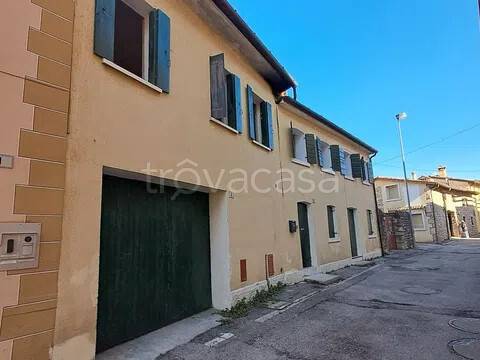 casa indipendente in vendita a Pieve di Soligo in zona Solighetto