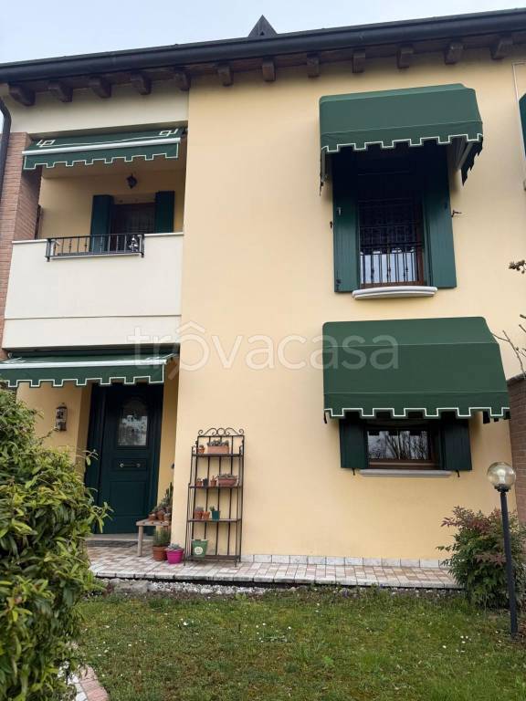 casa indipendente in vendita a Pieve di Soligo in zona Solighetto