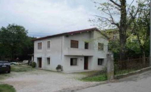casa indipendente in vendita a Pieve di Soligo in zona Solighetto
