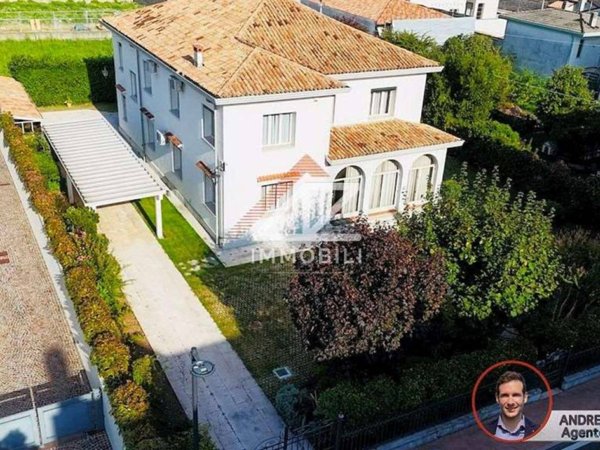 casa indipendente in vendita a Pieve di Soligo in zona Solighetto
