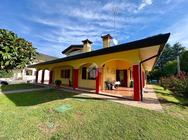 casa indipendente in vendita a Pieve di Soligo in zona Solighetto