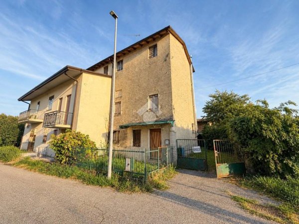 casa indipendente in vendita a Pieve di Soligo in zona Solighetto
