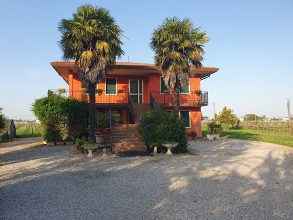 casa indipendente in vendita a Ponte di Piave in zona Negrisia