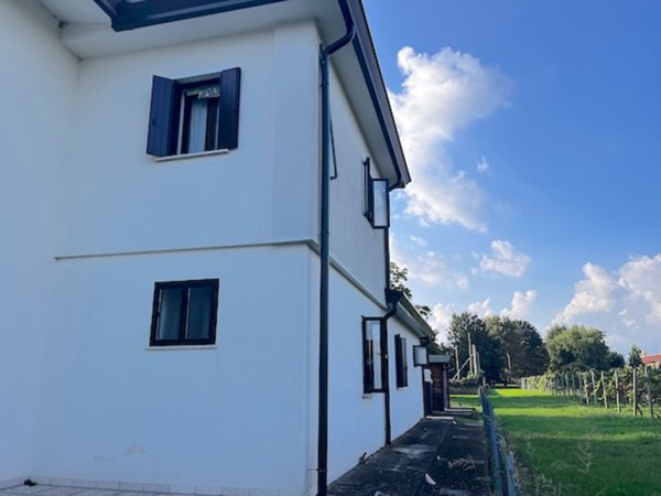 casa indipendente in vendita a Ponte di Piave in zona Negrisia