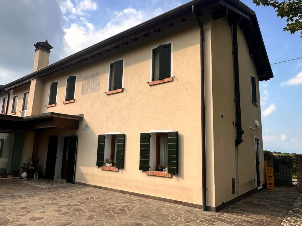 casa indipendente in vendita a Ponte di Piave in zona Levada