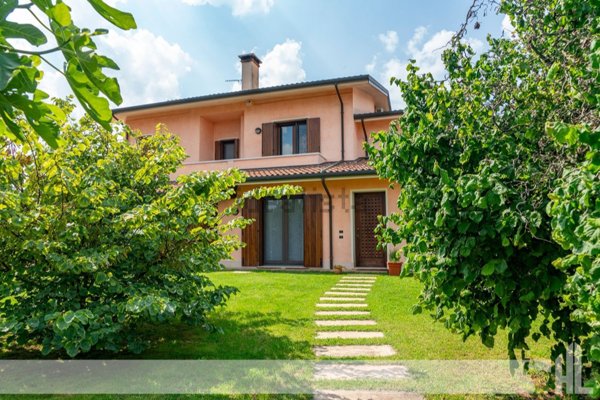 casa indipendente in vendita a Ponzano Veneto in zona Merlengo