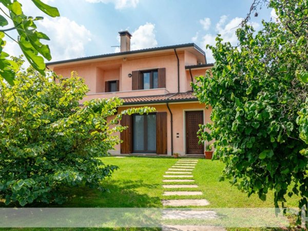 casa indipendente in vendita a Ponzano Veneto in zona Merlengo