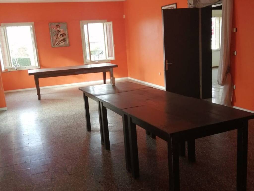 intera palazzina in vendita a Ponzano Veneto in zona Paderno