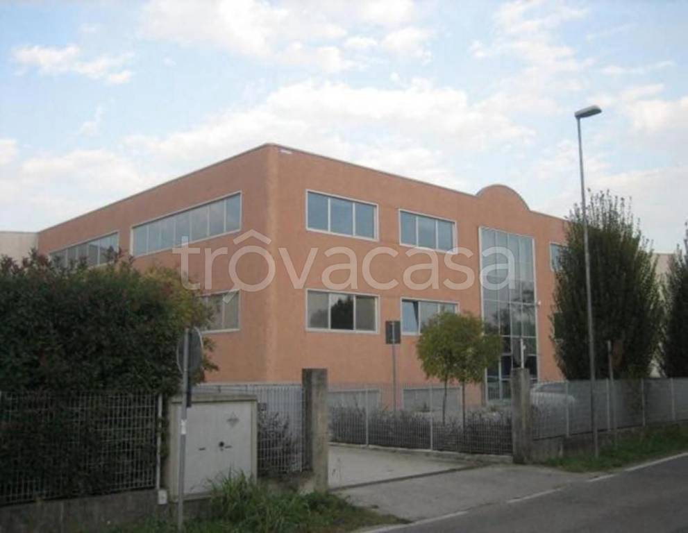 locale commerciale in vendita a Ponzano Veneto