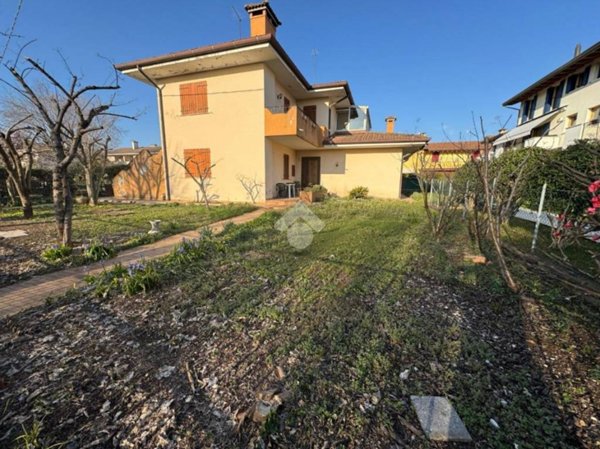 casa indipendente in vendita a Ponzano Veneto in zona Paderno