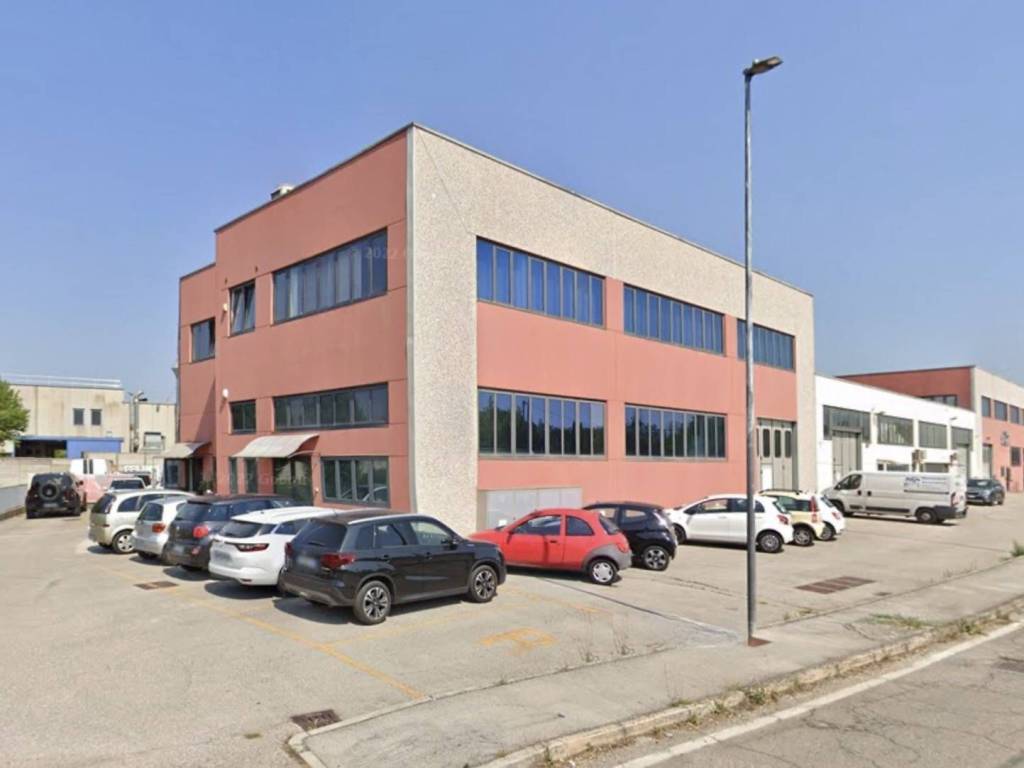 negozio in vendita a Ponzano Veneto in zona Merlengo