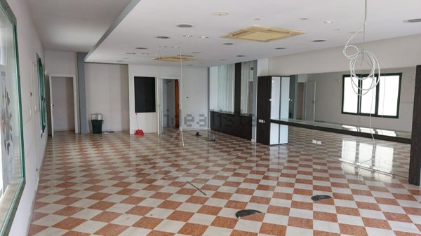 locale di sgombero in vendita a Ponzano Veneto