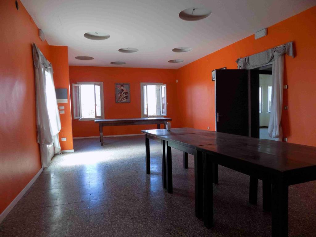 intera palazzina in vendita a Ponzano Veneto in zona Paderno