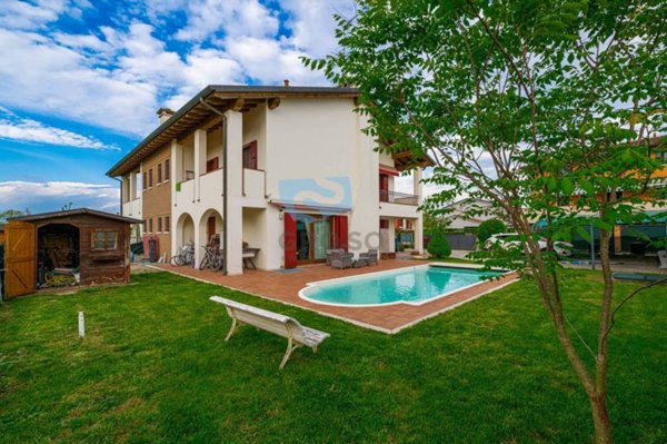 casa indipendente in vendita a Ponzano Veneto