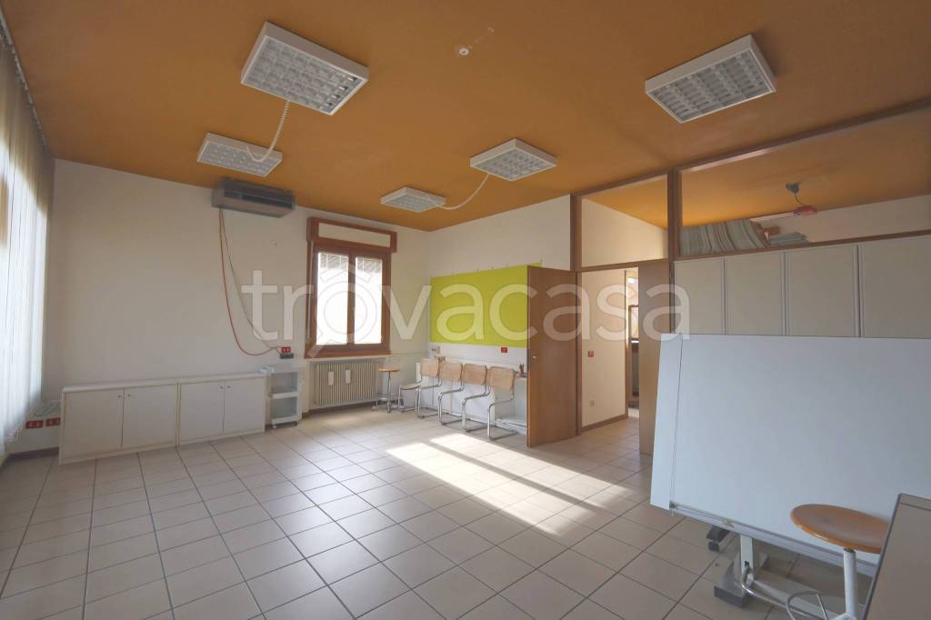 ufficio in vendita a Ponzano Veneto in zona Paderno