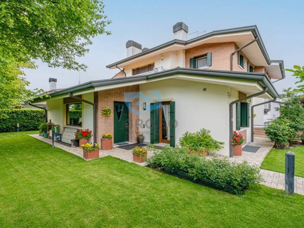 casa indipendente in vendita a Ponzano Veneto