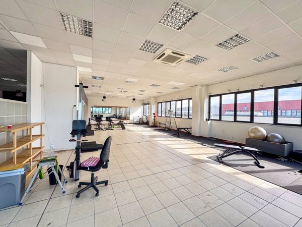 ufficio in vendita a Ponzano Veneto in zona Merlengo