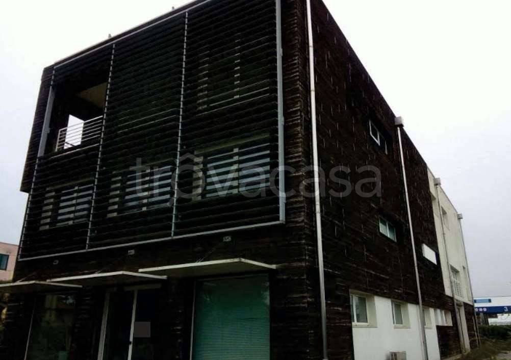 negozio in vendita a Ponzano Veneto