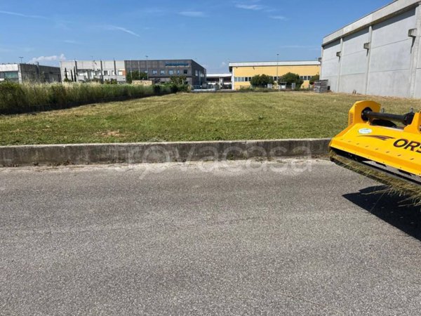 terreno edificabile in vendita a Ponzano Veneto