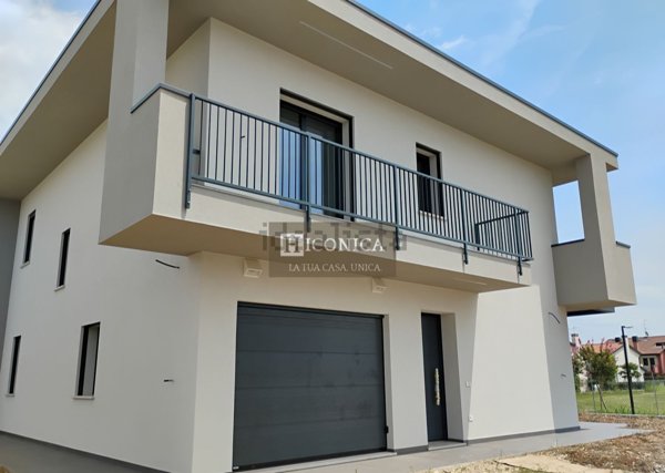 casa indipendente in vendita a Ponzano Veneto