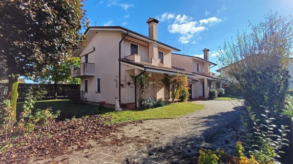 casa indipendente in vendita a Ponzano Veneto in zona Paderno
