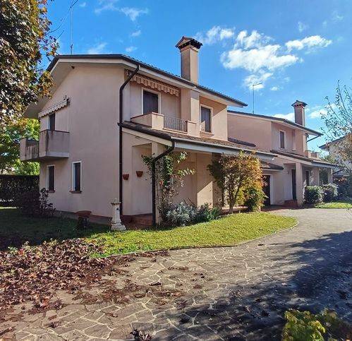 casa indipendente in vendita a Ponzano Veneto in zona Paderno