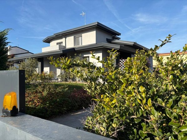 casa indipendente in vendita a Ponzano Veneto