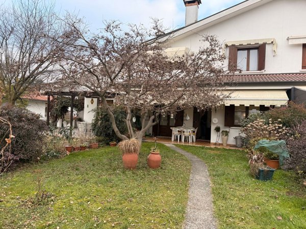 casa indipendente in vendita a Ponzano Veneto in zona Paderno