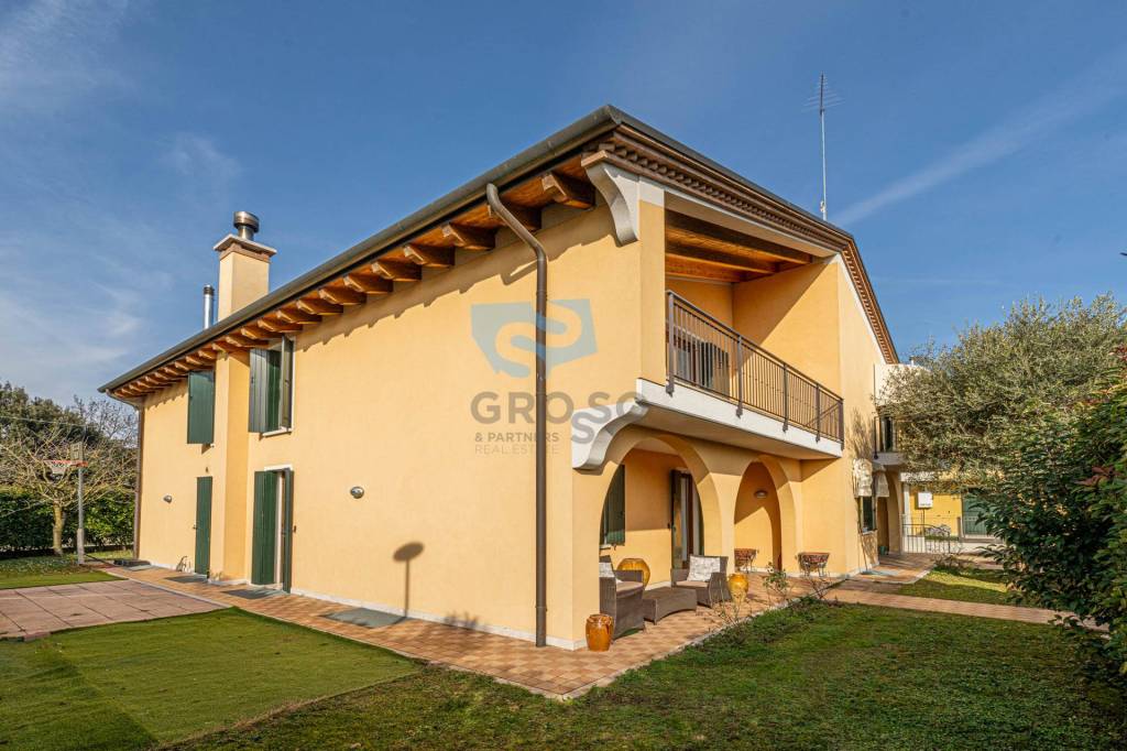 casa indipendente in vendita a Ponzano Veneto in zona Merlengo